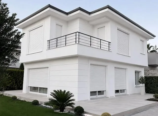 Beyaz villada Baykan panjur uygulaması
